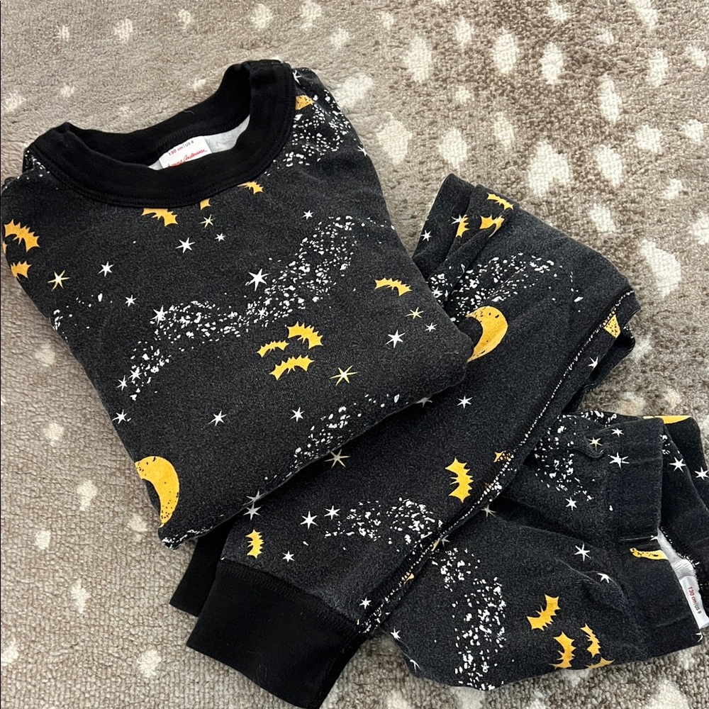 Hanna Anderson Kids Black and Yellow Moon and Bats Pajama Set